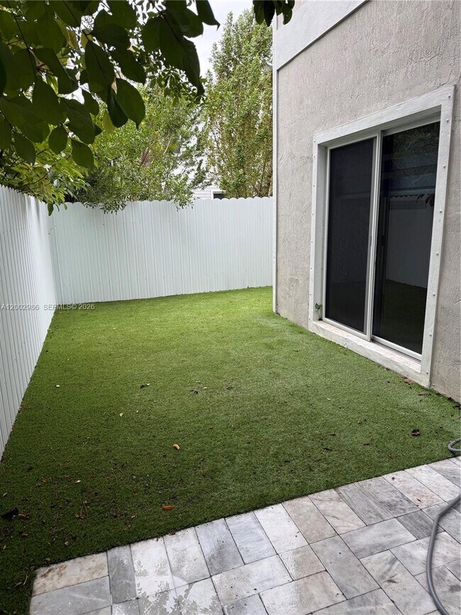 Building Photo - 1743 SE 9th Terrace