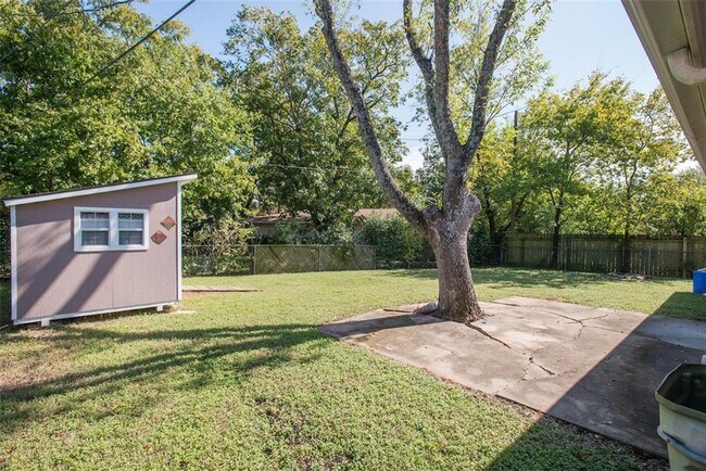 Building Photo - 4605 Clawson Rd
