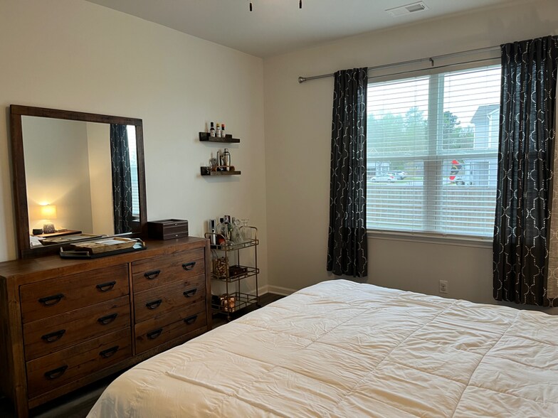 Building Photo - 5012 Paddy Fld Wy