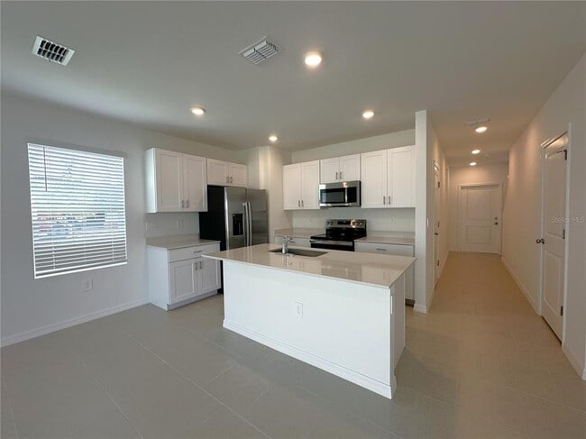 Building Photo - 28537 SWEET MEADOW Dr