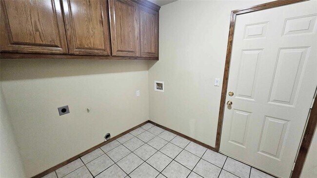 Building Photo - 417 E Plantation Terrace