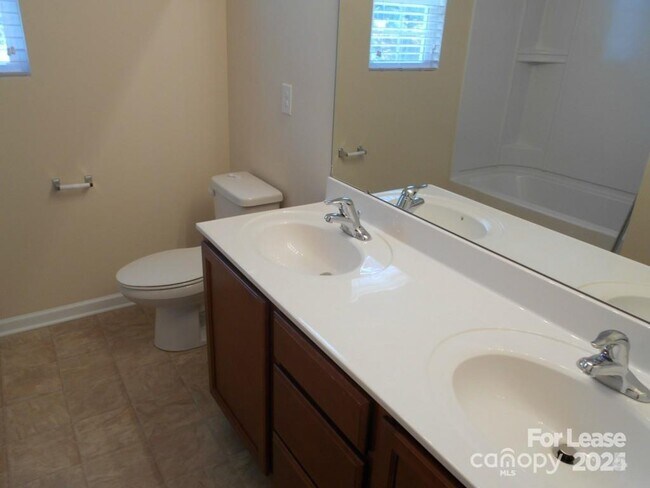 Building Photo - 14256 Waterfowl Ln