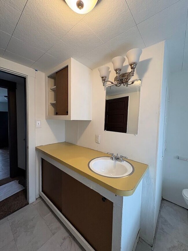 Building Photo - 1433 Kenmore Blvd