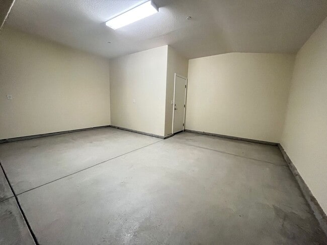 Building Photo - 307 Ninos Dr