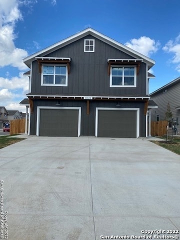 Building Photo - 10329 Lynwood Vlg