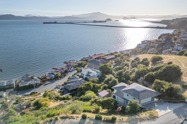 Building Photo - 345 Pacific Ave