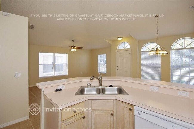 Building Photo - 6948 Long Needle Ct