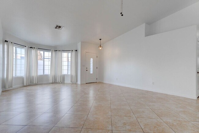 Building Photo - 2205 Riderwood Ave