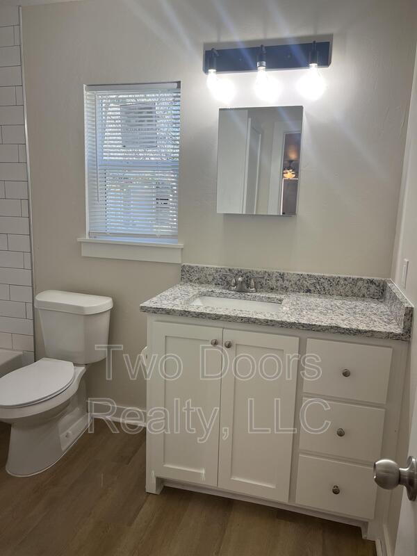 Building Photo - 221 W Himes St