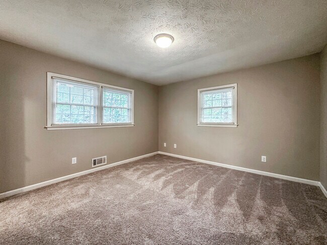 Building Photo - 829 North Ave