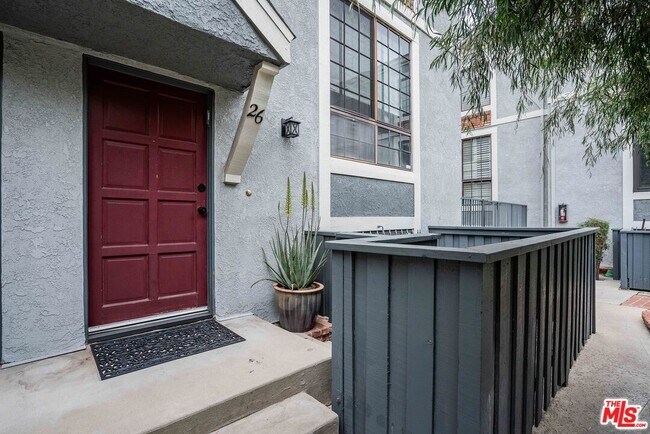 Building Photo - 18100 Burbank Blvd