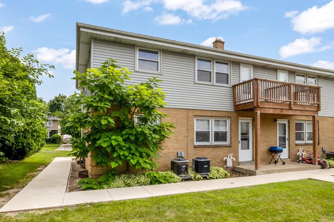 Building Photo - 151 S Grand Ave