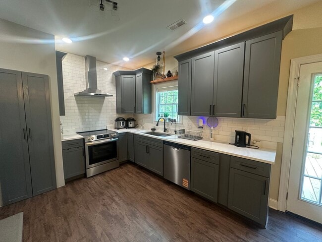Building Photo - Coming Soon – Spacious 4 Bedroom, 3 Bathroom Custom-Built Home for Rent!