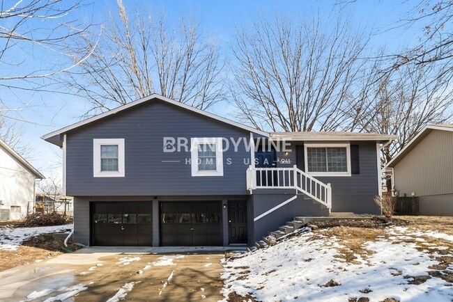 Building Photo - 941 NE Bristol Dr