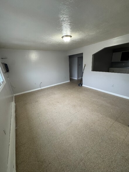 Primary Photo - 10 Tower St