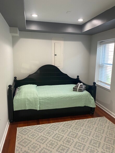 2nd floor bedroom 2 - 924 S Robinson St