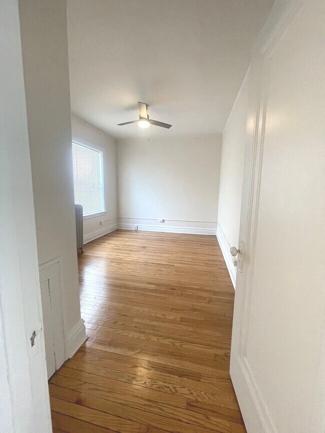 Building Photo - 4416 N Lavergne Ave