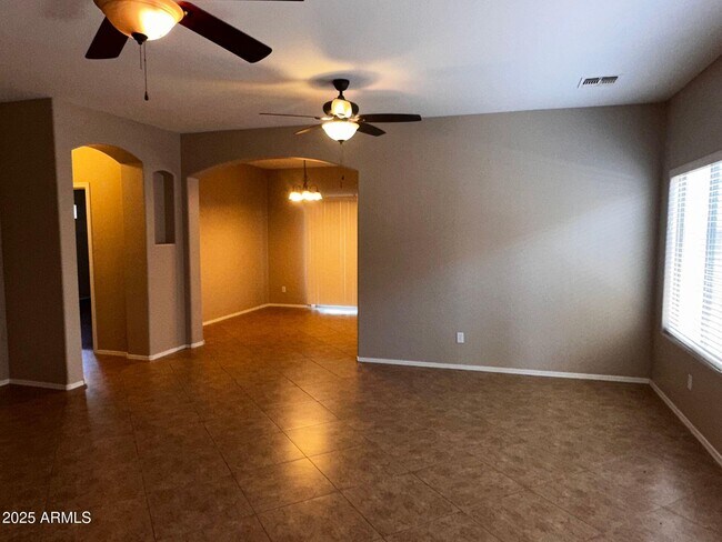 Building Photo - 36113 N Mirandesa Dr