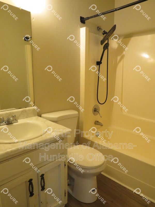 Building Photo - 3606 White Oak Way SW