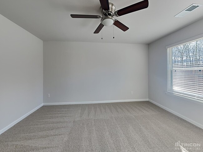Building Photo - 123 Harvest Cir