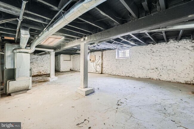 Building Photo - 118 N Hilton St