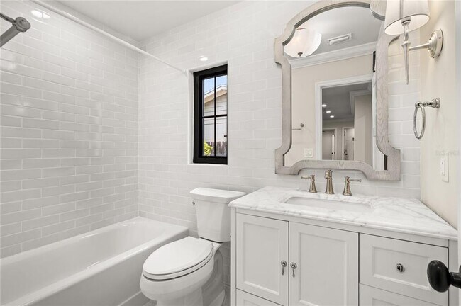 Building Photo - 648 Fitzwalter Dr