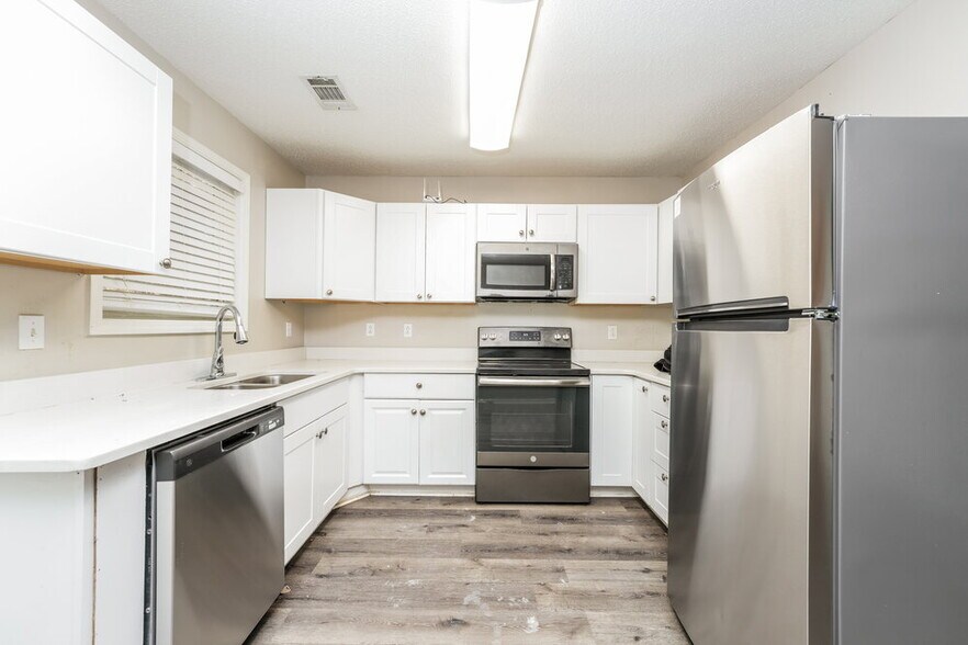 Building Photo - 6783 Mahonia Pl