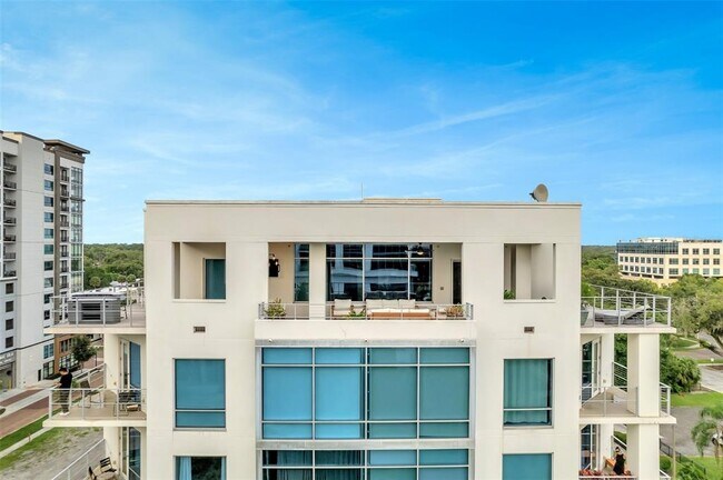 Building Photo - 525 E Jackson St