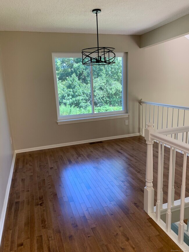 Building Photo - 127 Peddlers Dr