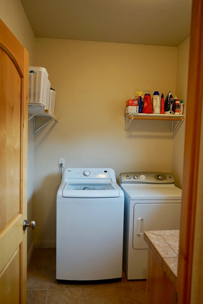Laundry room - 27 Crystal Park Rd