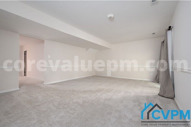 Building Photo - 400 Colonial Ridge Ln
