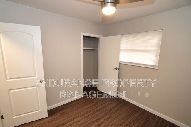 Building Photo - 918 Dennison Ave