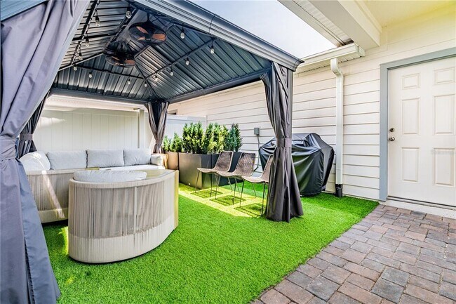 Building Photo - 14250 Sapelo Beach Dr