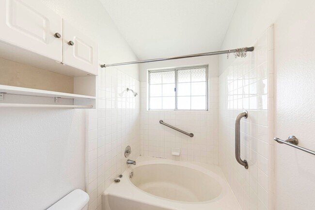 Building Photo - Spacious two-story Townhome