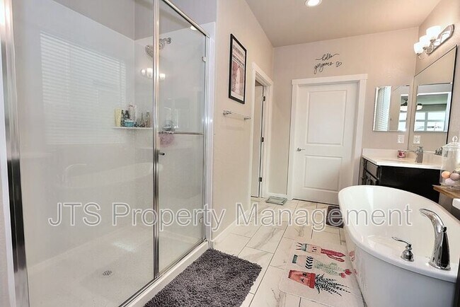 Building Photo - 12158 Byrony Ct