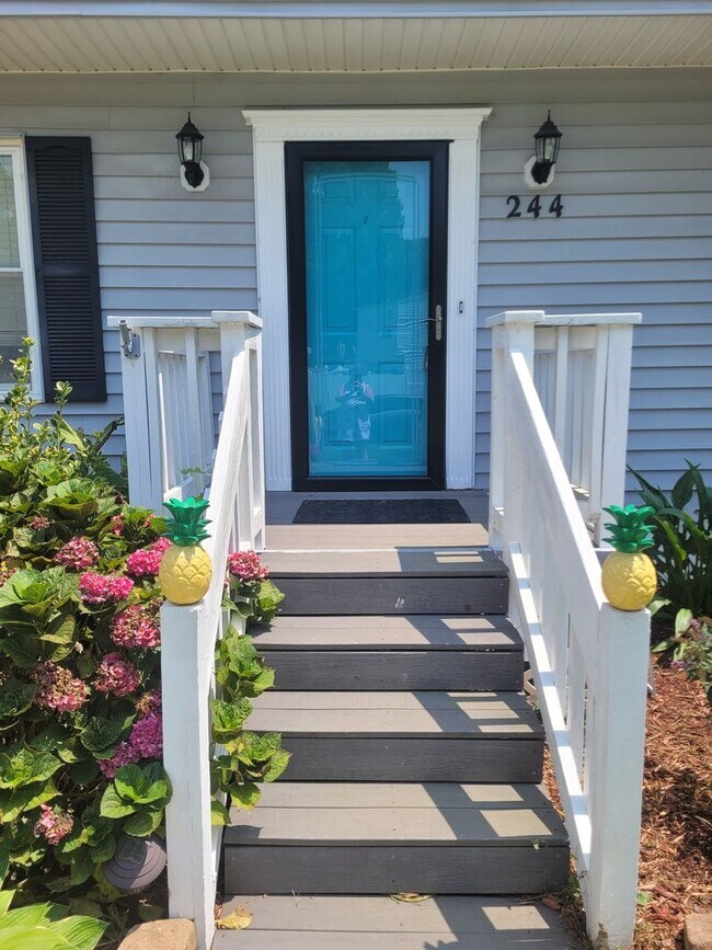 Building Photo - 244 Vicky Ct