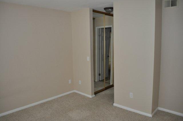 Building Photo - 7190 Shoreline Dr