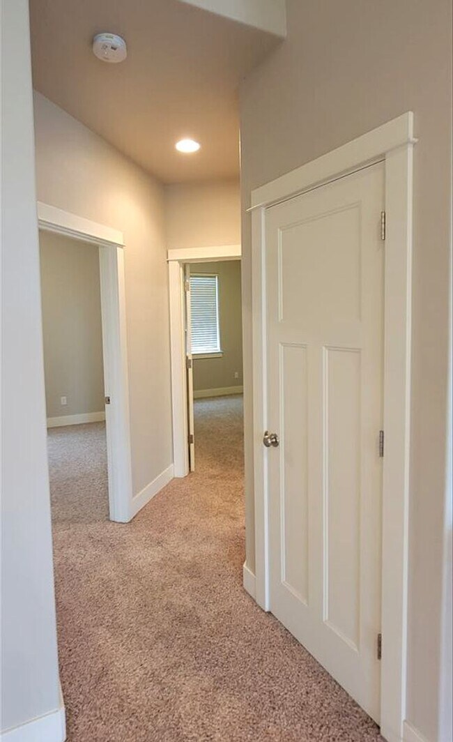 Building Photo - 1299 N Oklahoma Pl