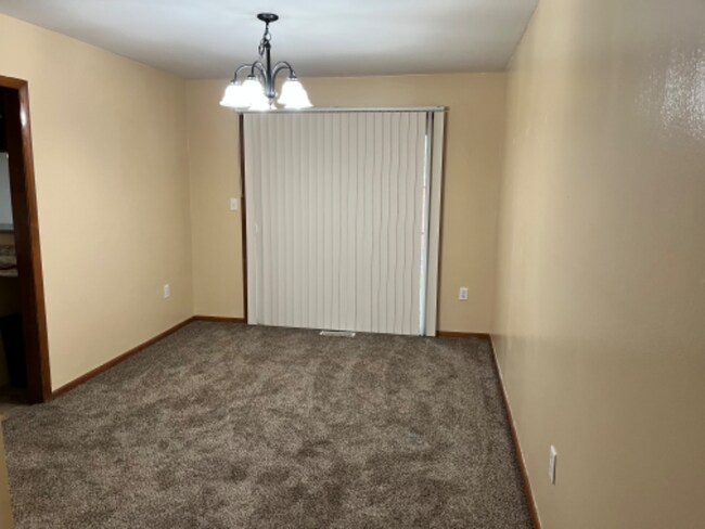 Building Photo - 4418 Burlingame Commons