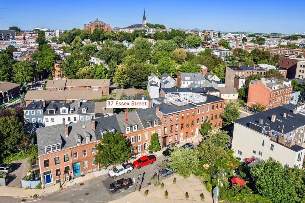 Building Photo - 33 Essex St