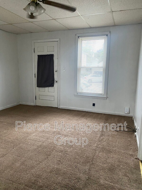 Building Photo - 308 Bartlett St