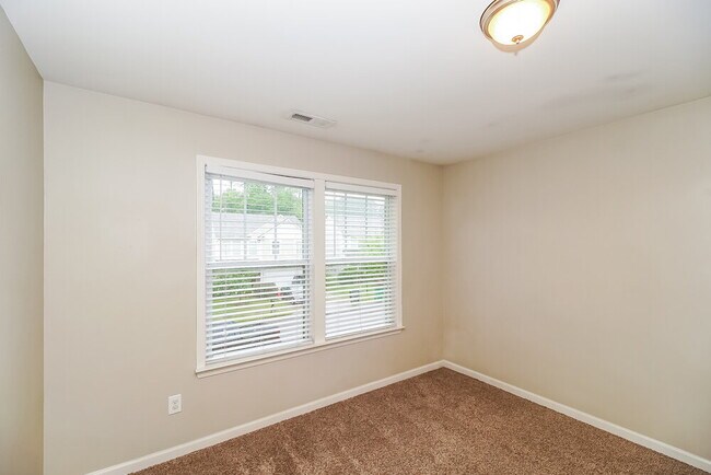 Building Photo - 9720 Cayenne Dr