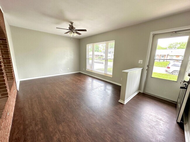 Building Photo - 130 Timberwood Ln