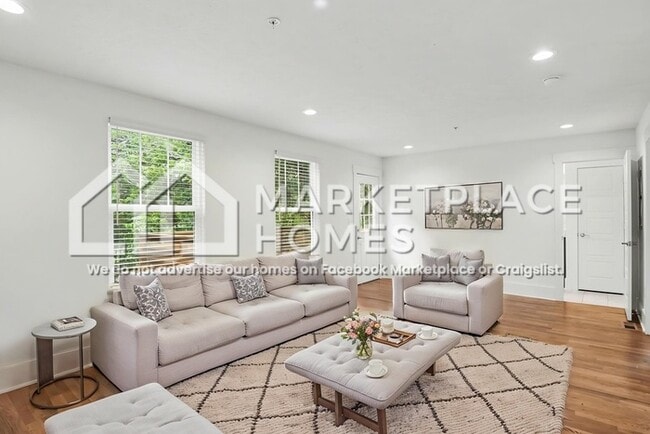 Building Photo - 211 Briar Rd