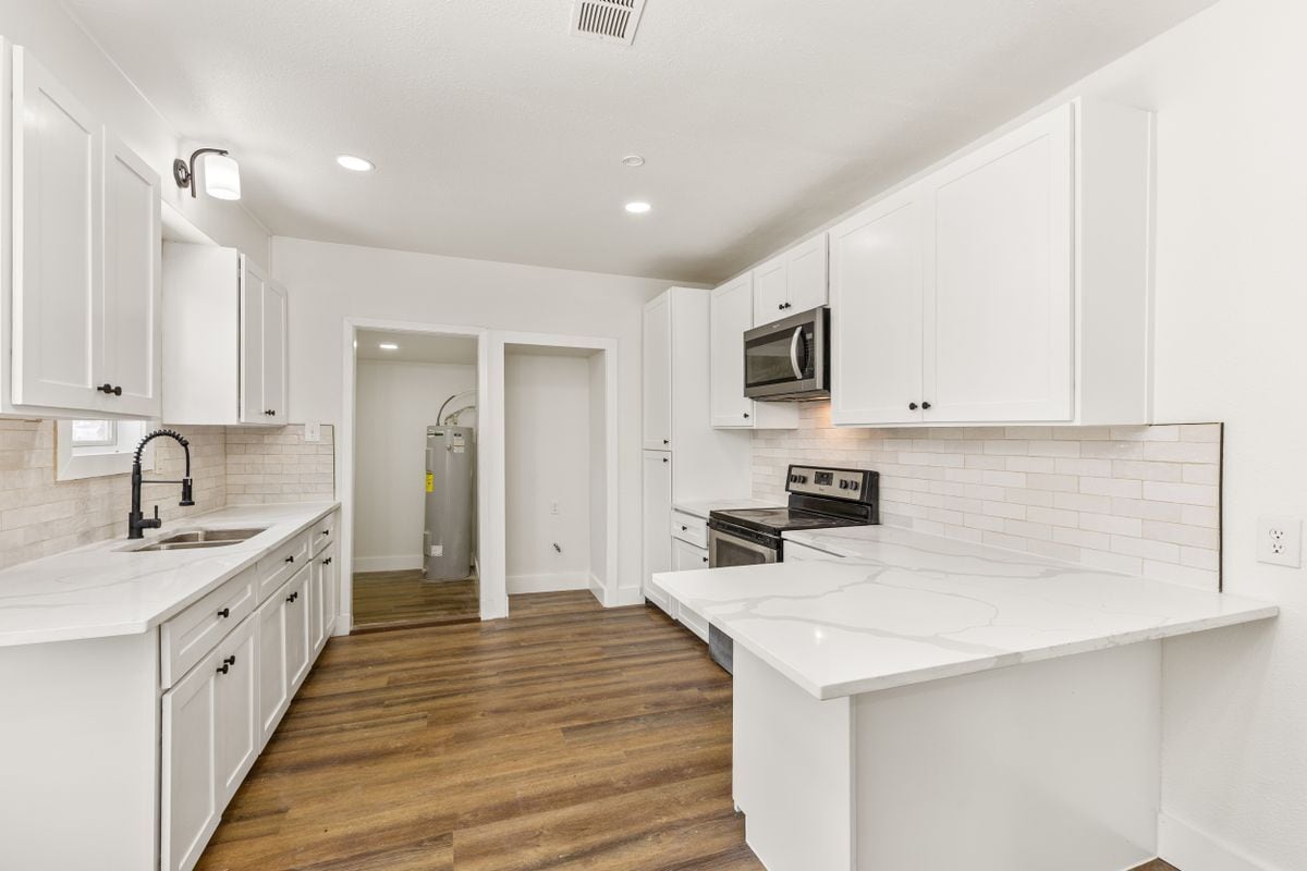 Building Photo - 418 Lillian St