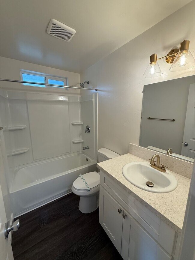 Building Photo - La Jolla Mesa Drive 1 Bed/1 Bath