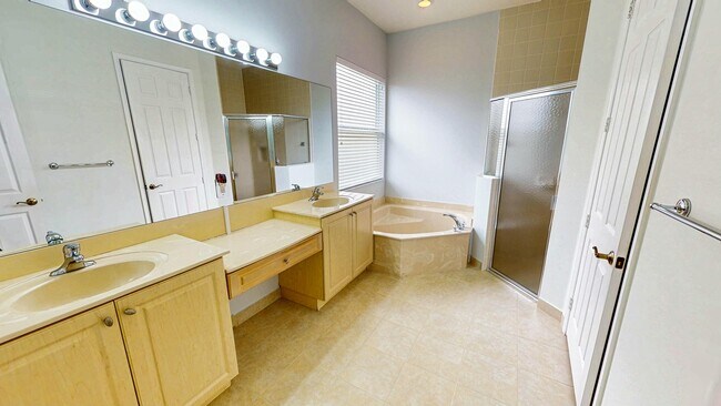 Building Photo - 11621 SW Mountain Ash Cir