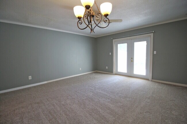 Building Photo - Northeast Pensacola 2BR Townhome with Private Patio, Partially Fenced Yard & Jack-and-Jill Bath