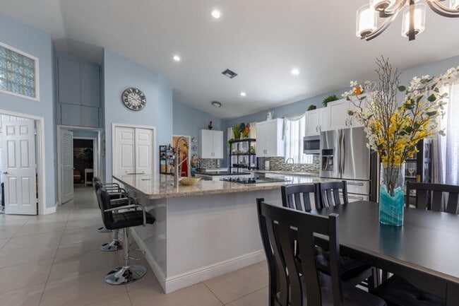 Primary Photo - 11067 Springbrook Cir