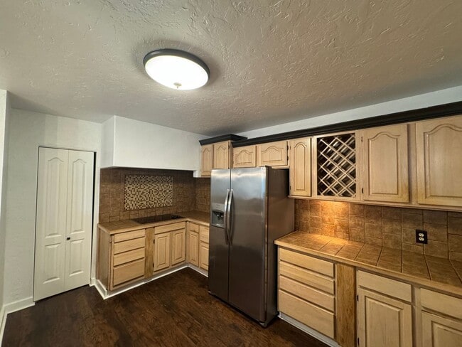 Building Photo - GORGEOUS! 5 Bedroom, 3 Bathroom Home in Deland!